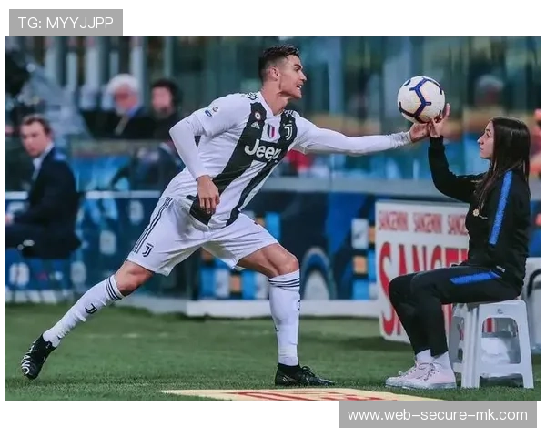 尤文图斯打算购入意甲最受期待的中场,强势补强中场阵容! 尤文图斯打算购入意甲最受期待的中场,强势补强中场阵容!